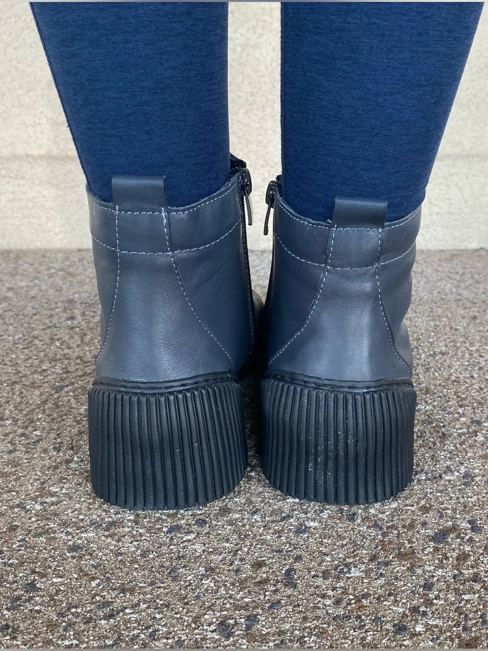 Gelato - Tina Anthracite - Multiple Sizes (NEW W/ BOX)